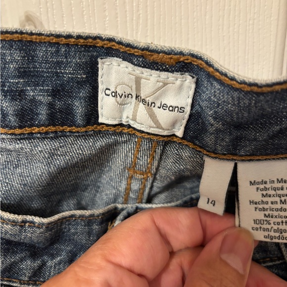 Calvin Klein Jeans Women’s Size 14 Classic Straight Leg Blue Denim 100% Cotton - Picture 4 of 12
